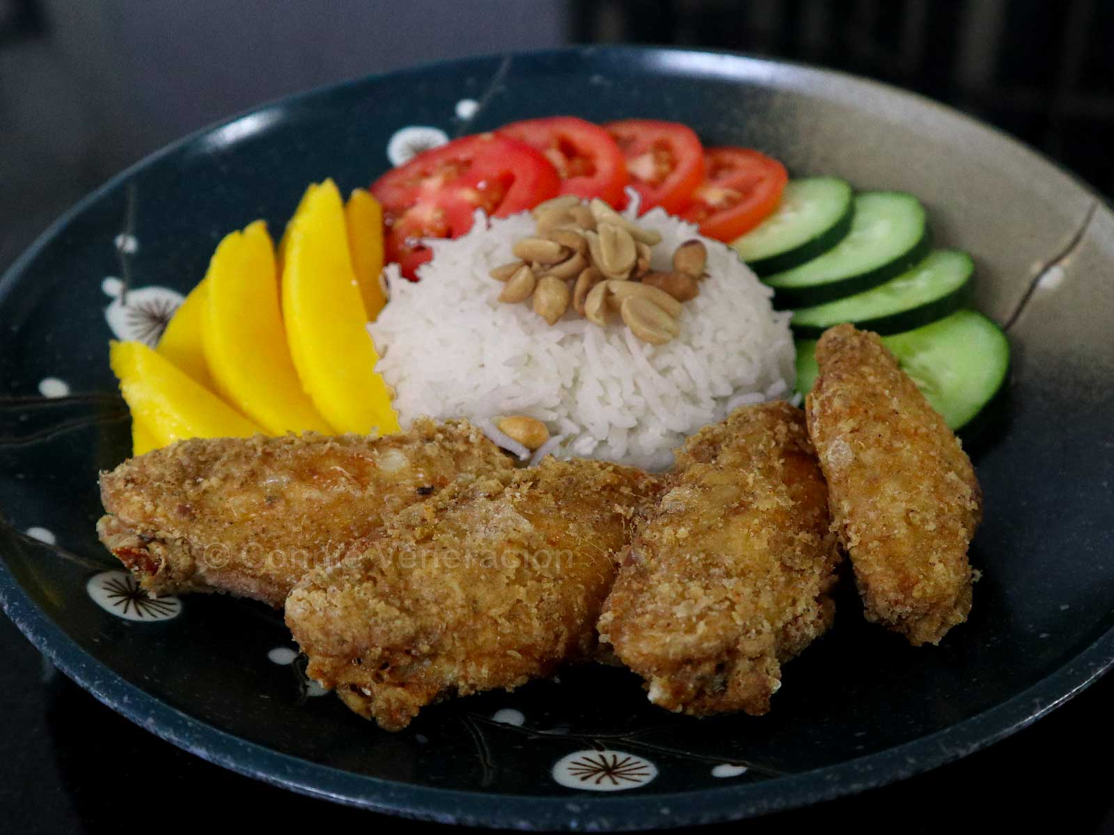 Fried chicken wings, Chiang Mai style