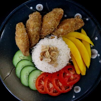 Fried chicken wings, Chiang Mai style