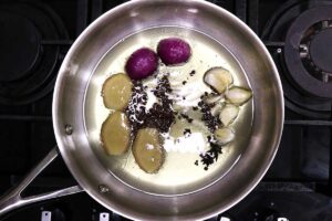 Browning spices in oil