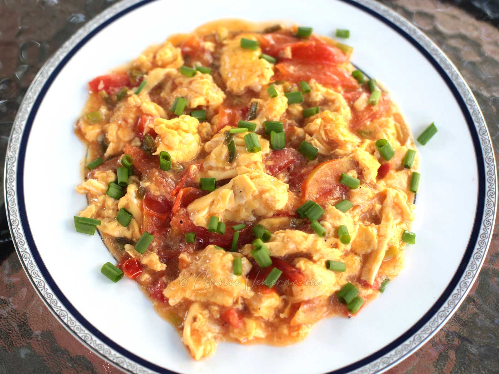 Chinese-style scrambled eggs with tomatoes