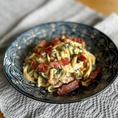 Creamed spinach, bacon and mushroom spaghetti