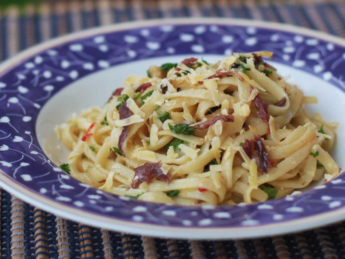 Linguine with anchovies and caramelized lemon