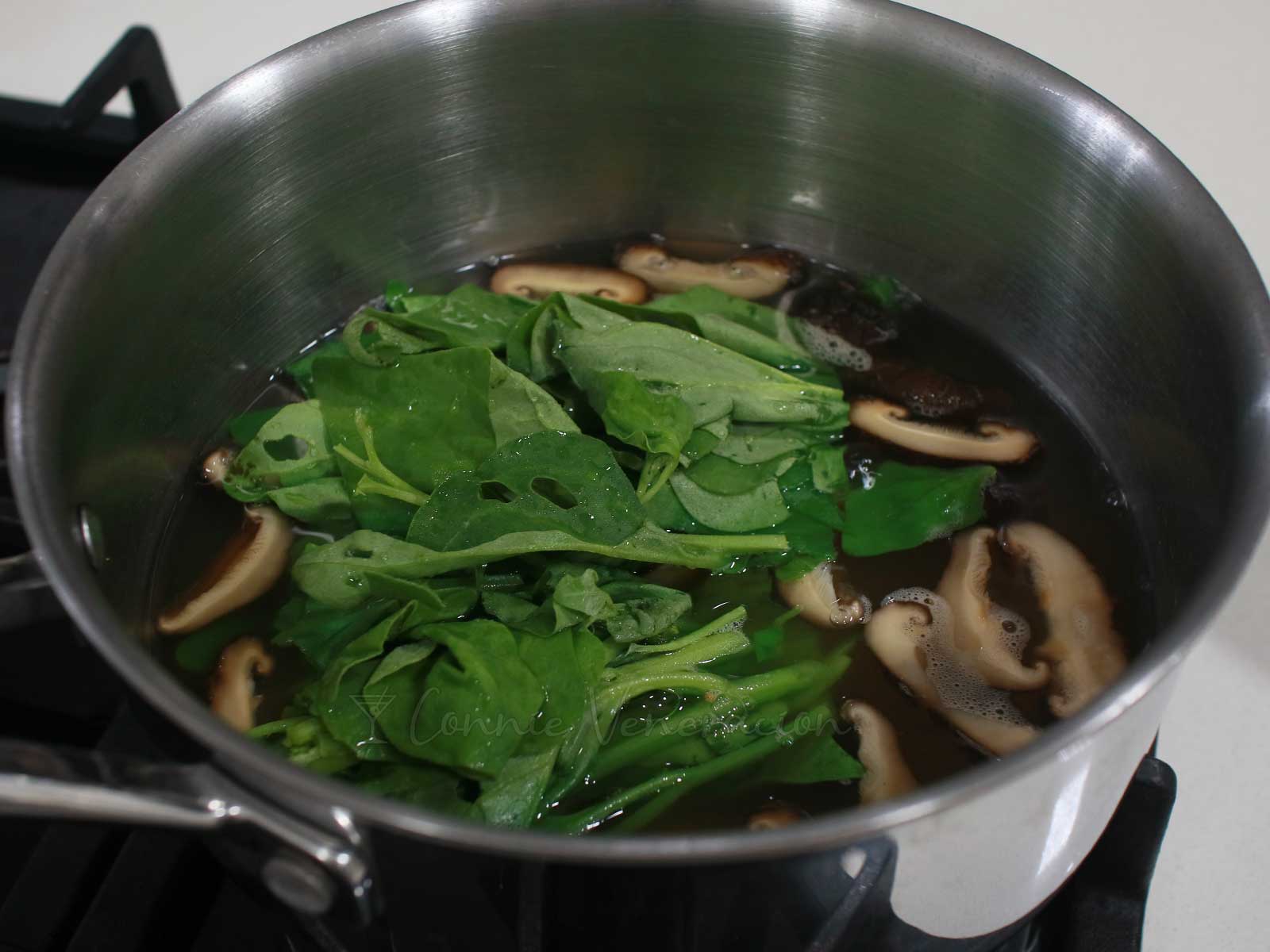 Spinach and shiitake in dashi