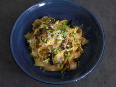 3-mushroom garlic noodles