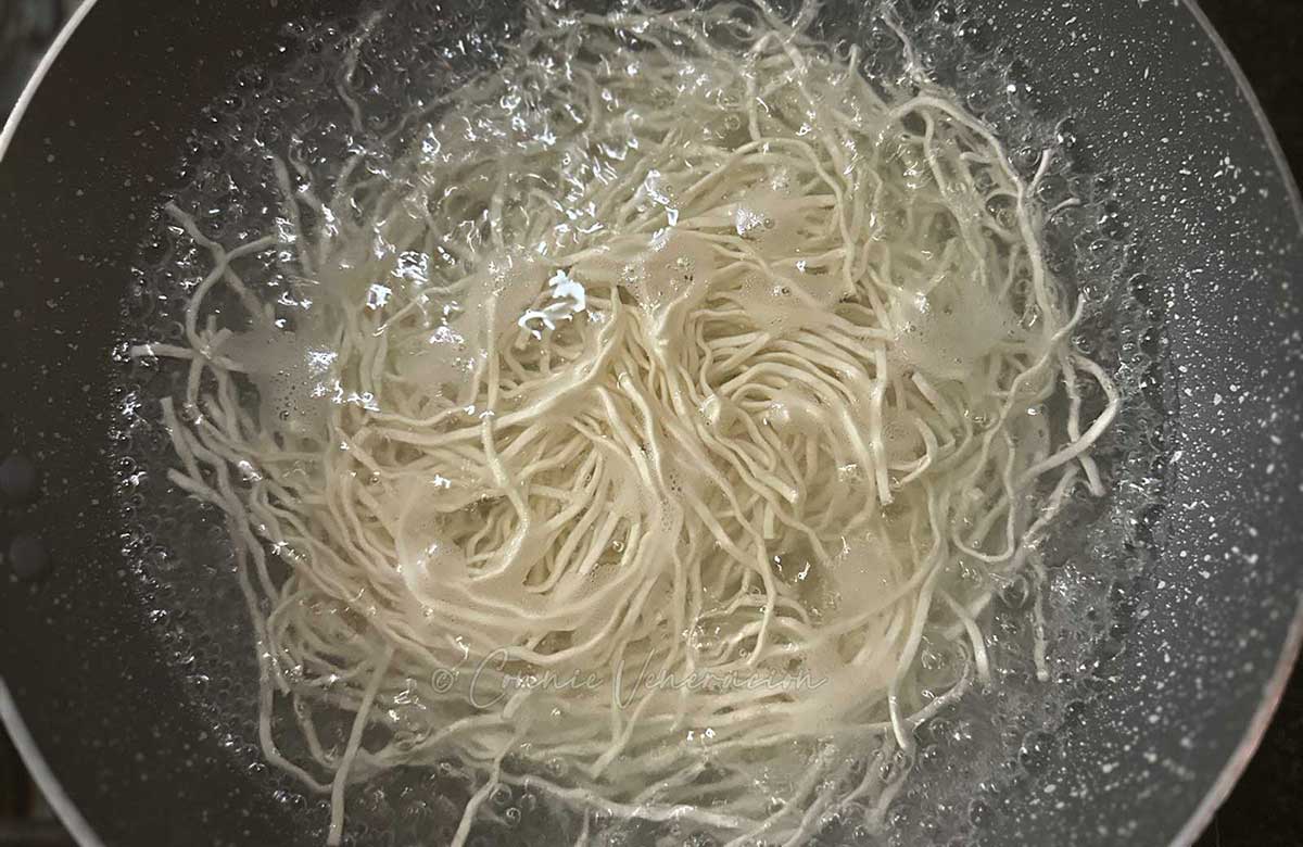 Boiling noodles