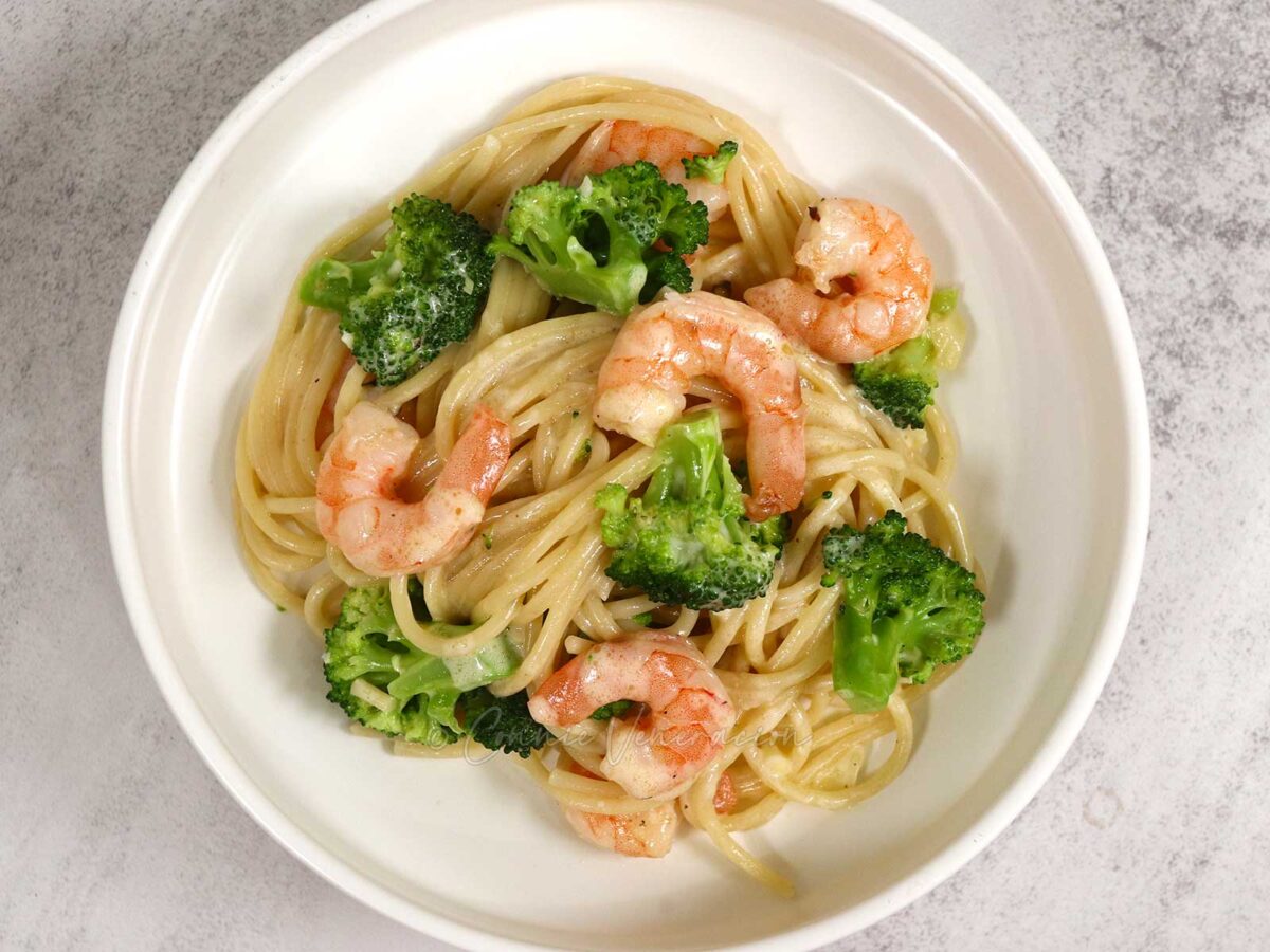 Creamy shrimp and broccoli spaghetti