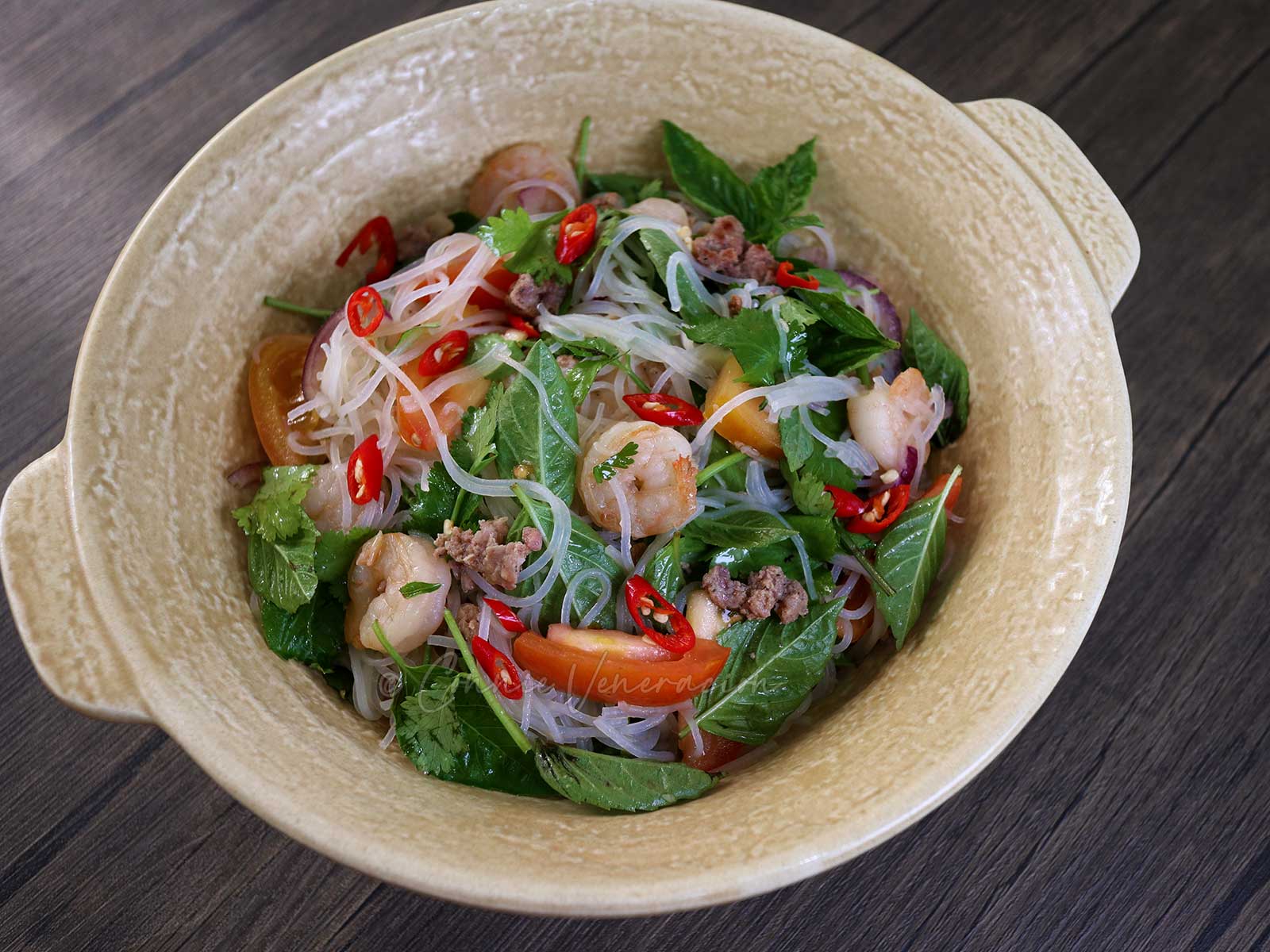 Thai glass noodle salad (yum woon sen)