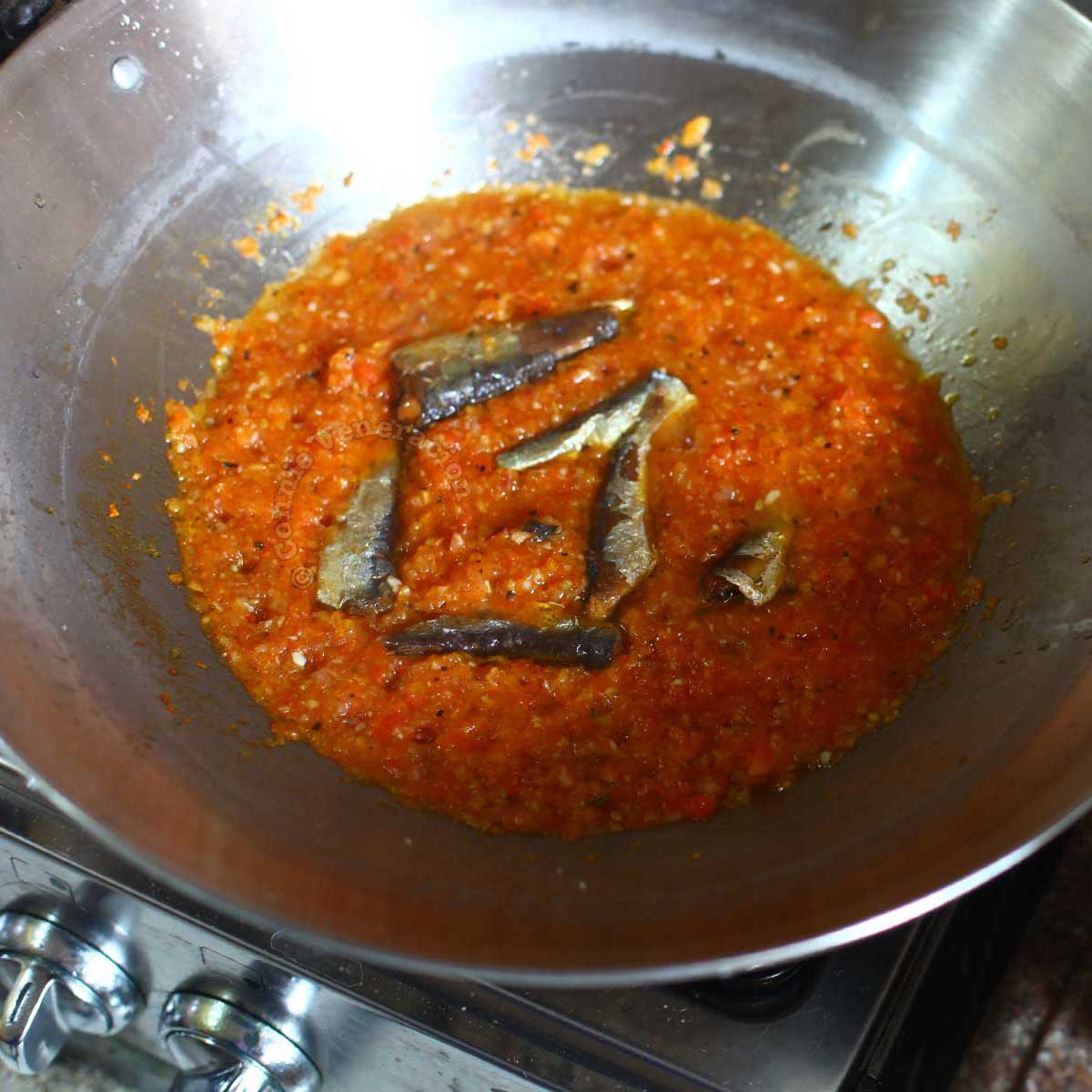 Sardines in tomato sauce