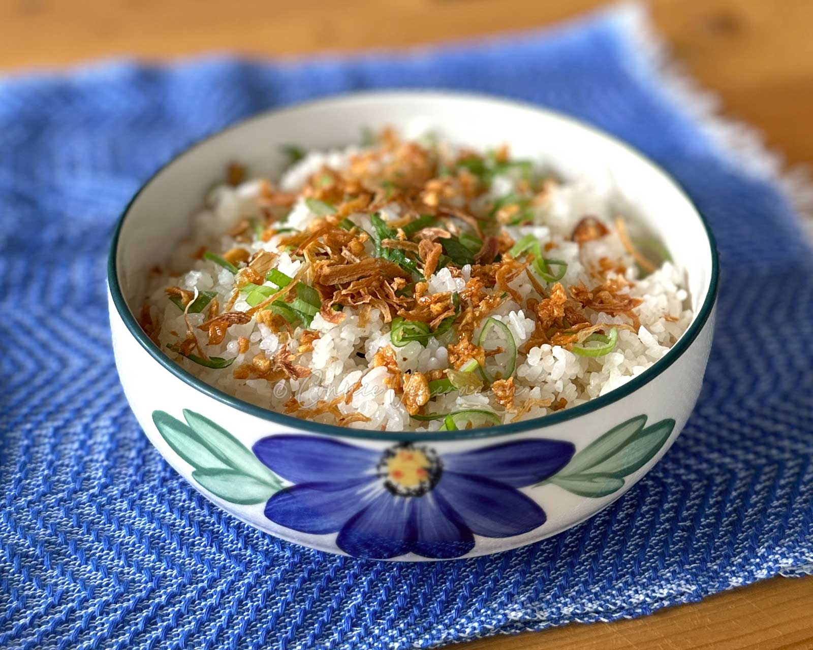 Fried rice (sinangag) with fried shallots and garlic, and sliced scallions