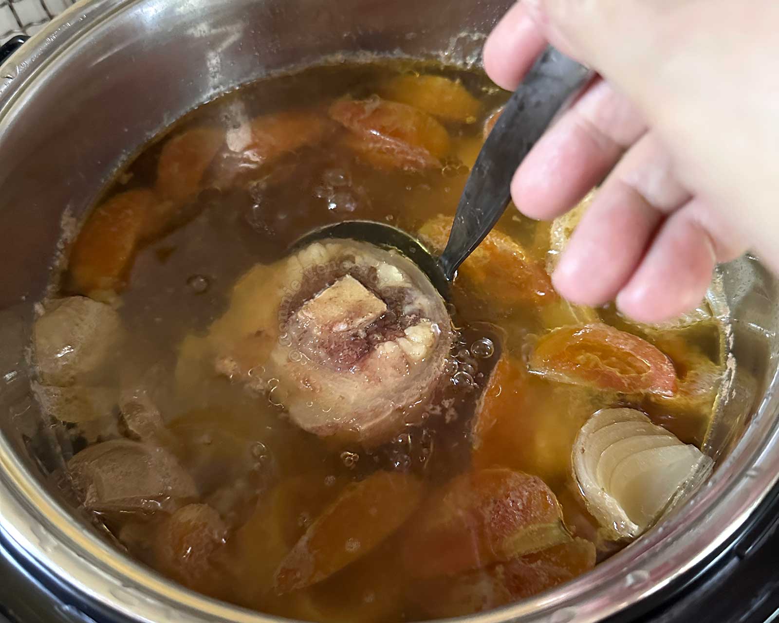 Oxtail in slow cooker