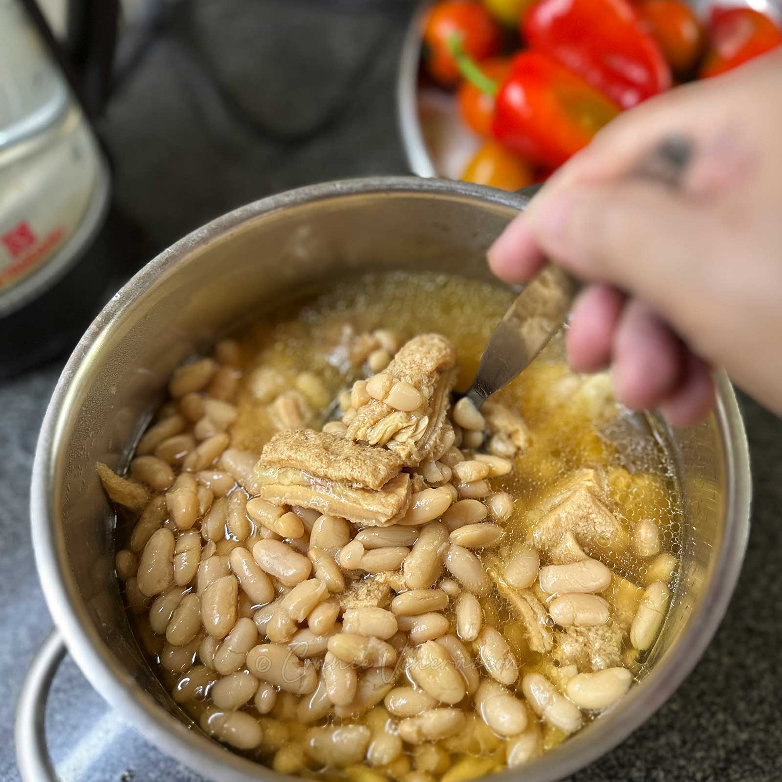 Tripe and beans in slow cooker