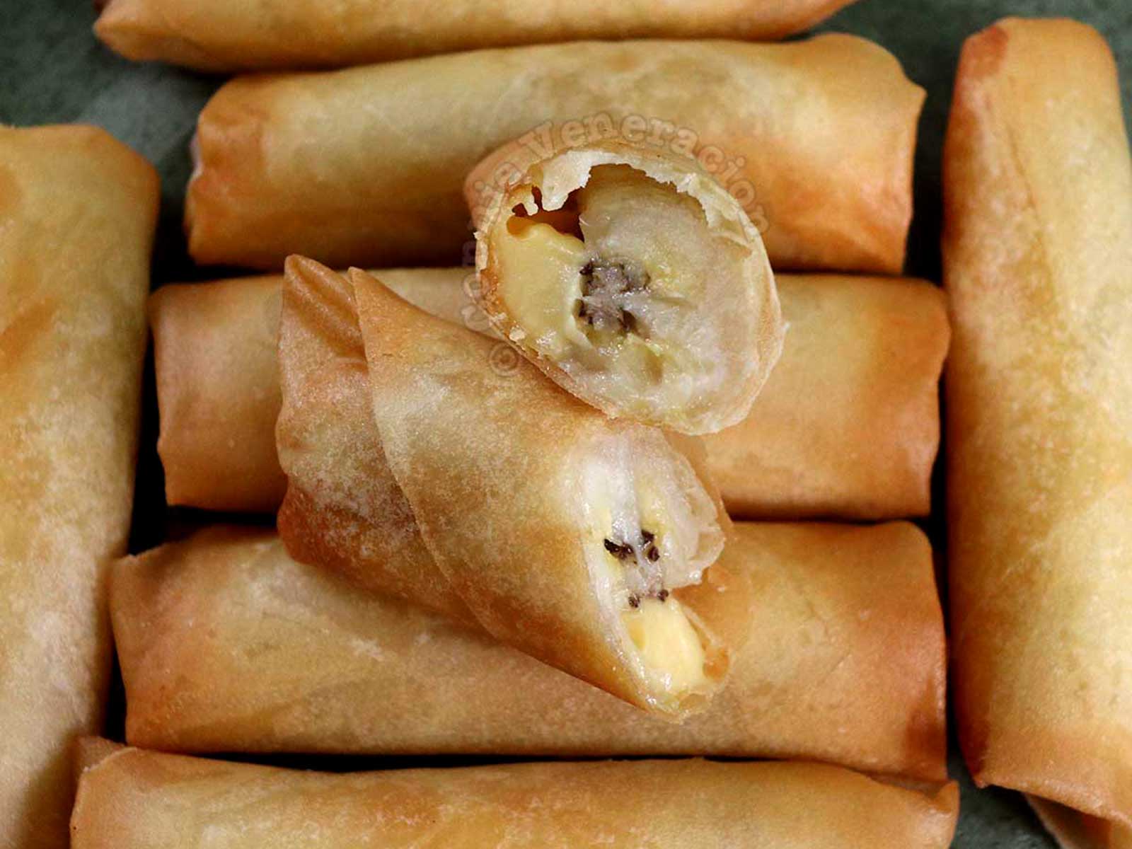 Banana and cheese spring rolls (turon)