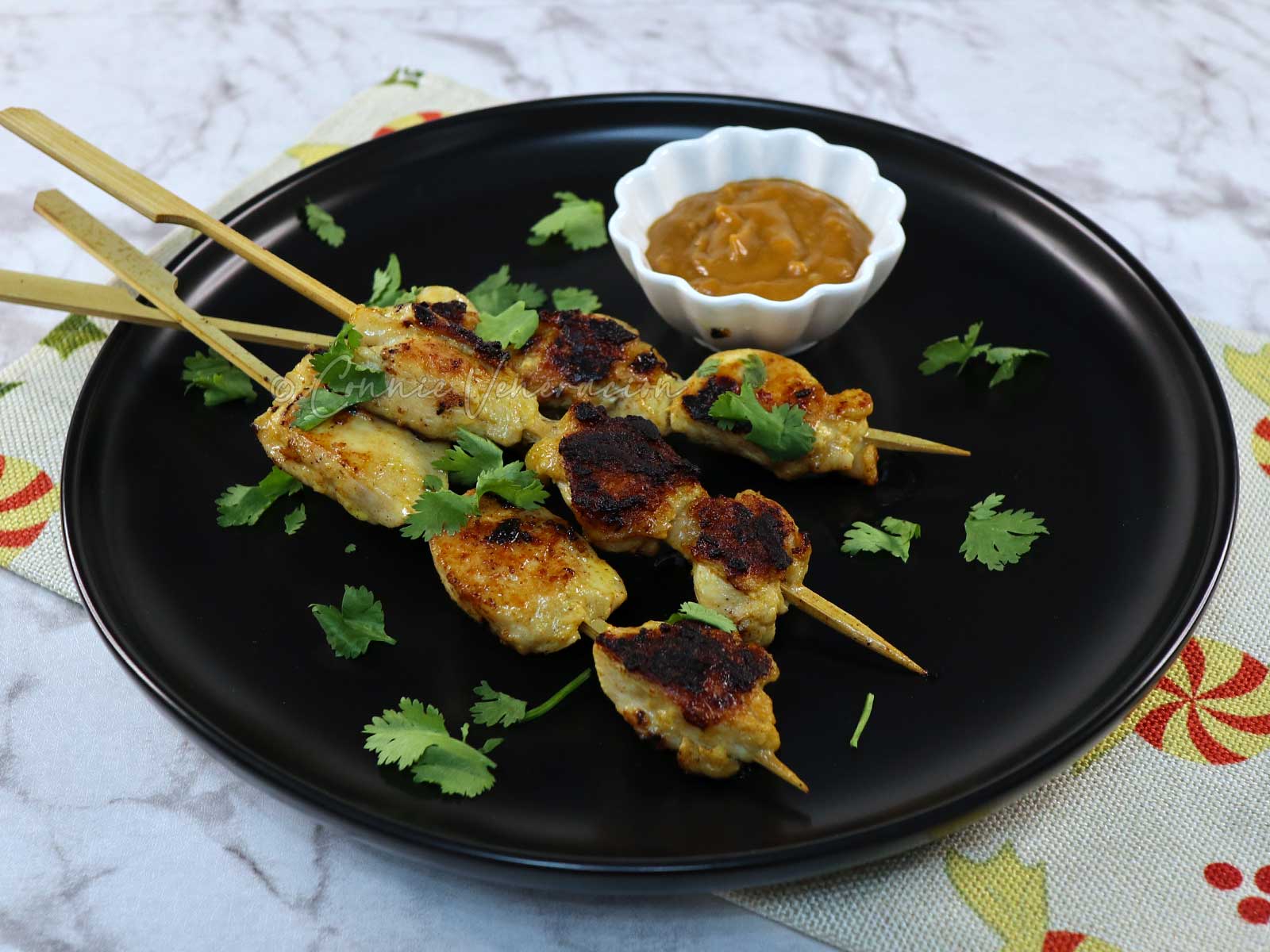Chicken sate / satay with peanut sauce