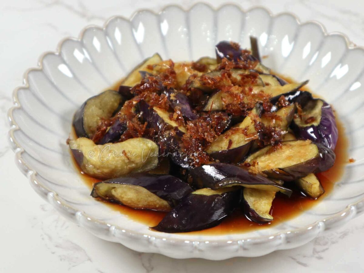 Quick-fried eggplants with ginger dashi sauce
