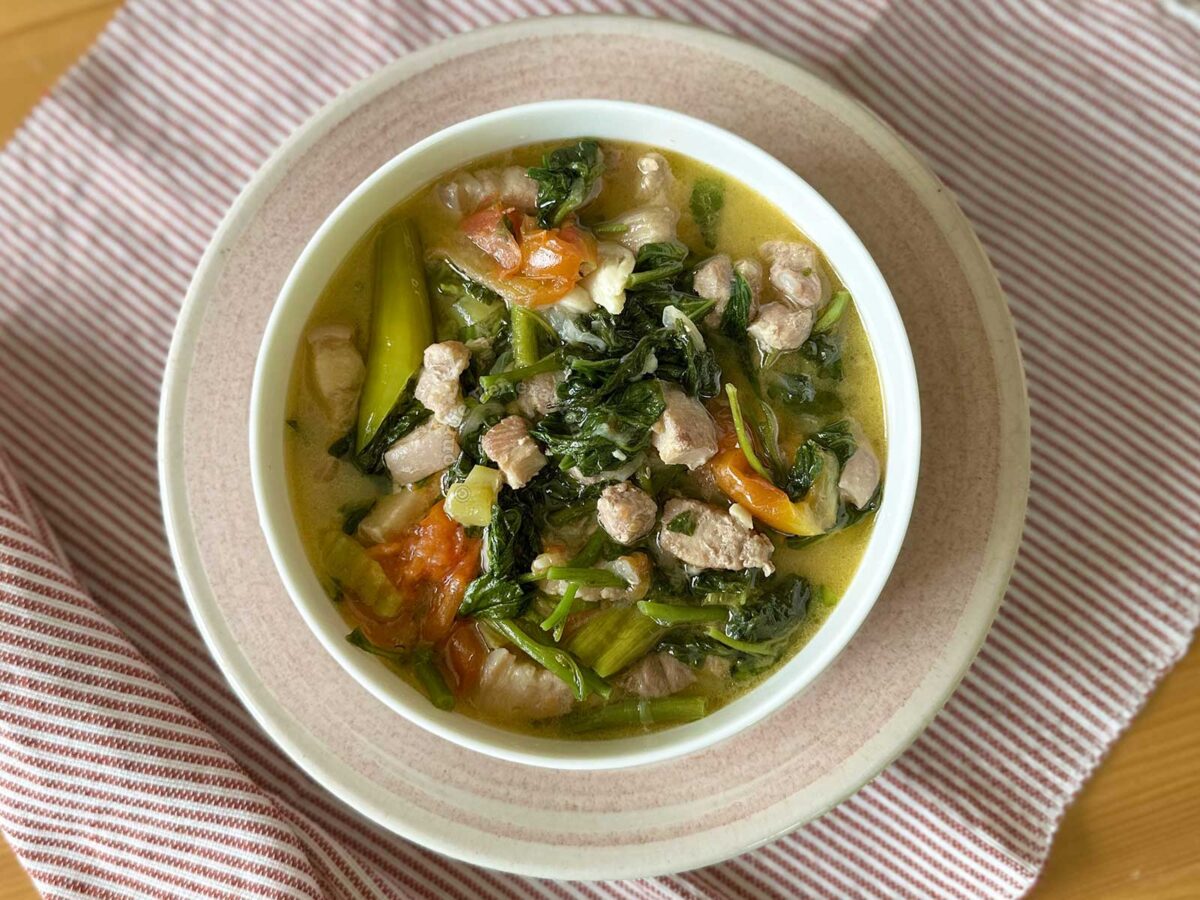 Spicy pork belly, spinach and coconut cream stew
