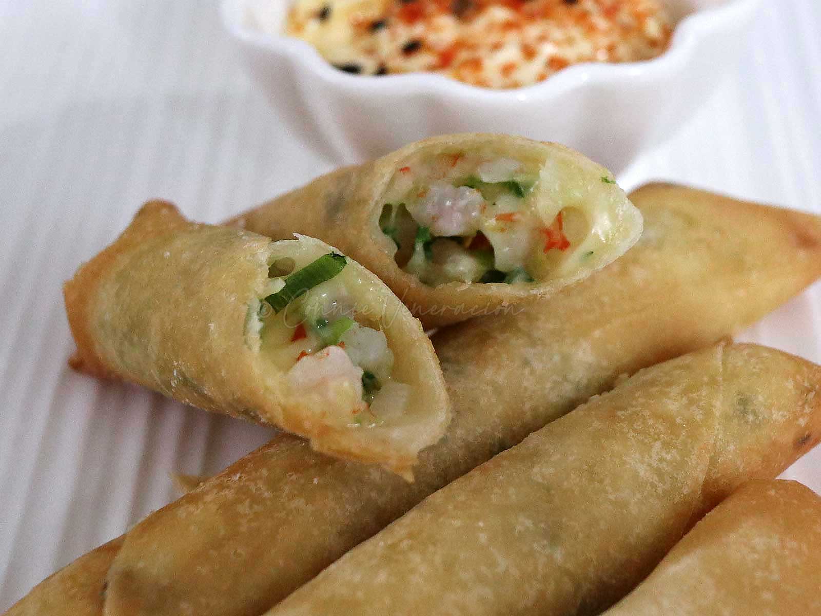 Shrimp and cheese spring rolls
