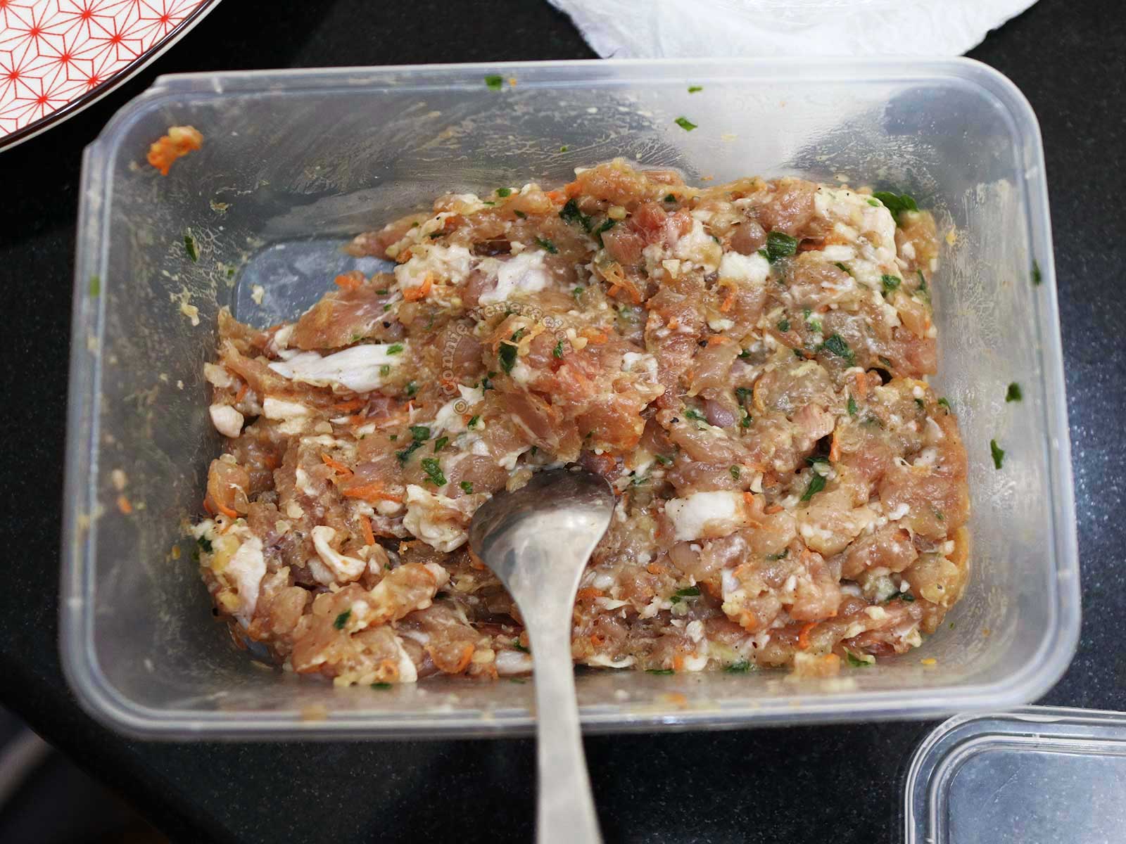 Minced chicken and vegetables for wonton filling