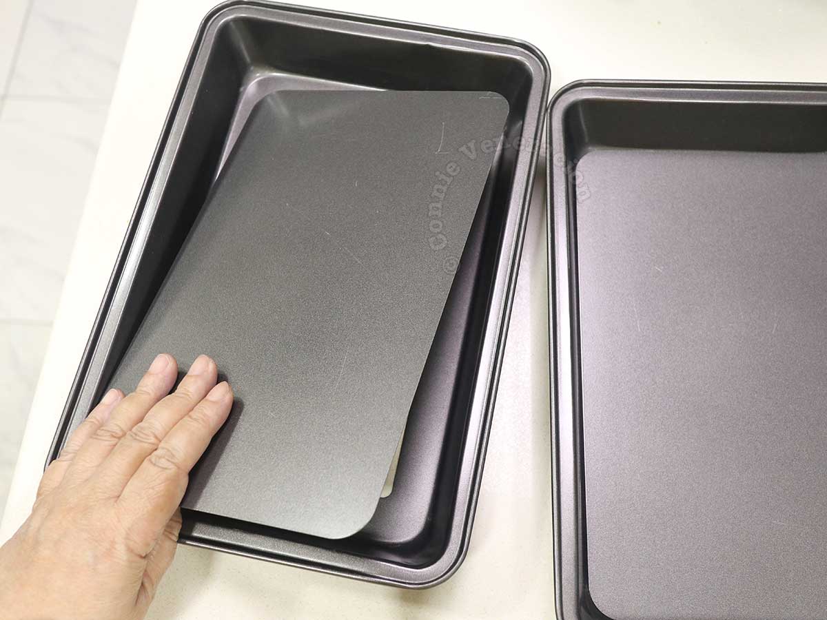 Baking pans with removable bottom