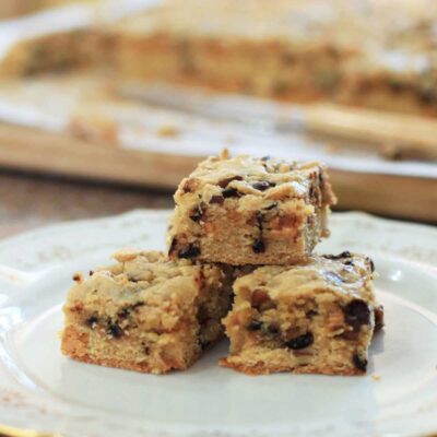 Blondies (butterscotch brownies) with peanut butter and chocolate chips