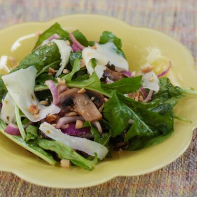 Arugula and mushroom salad