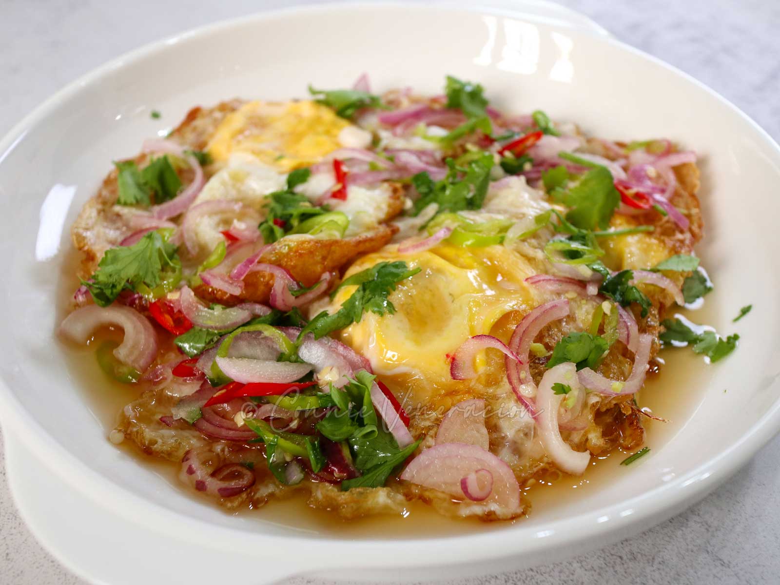 Thai fried egg salad (yum khai dao)￼