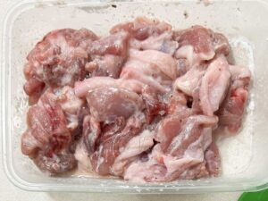 Velveting chicken fillets