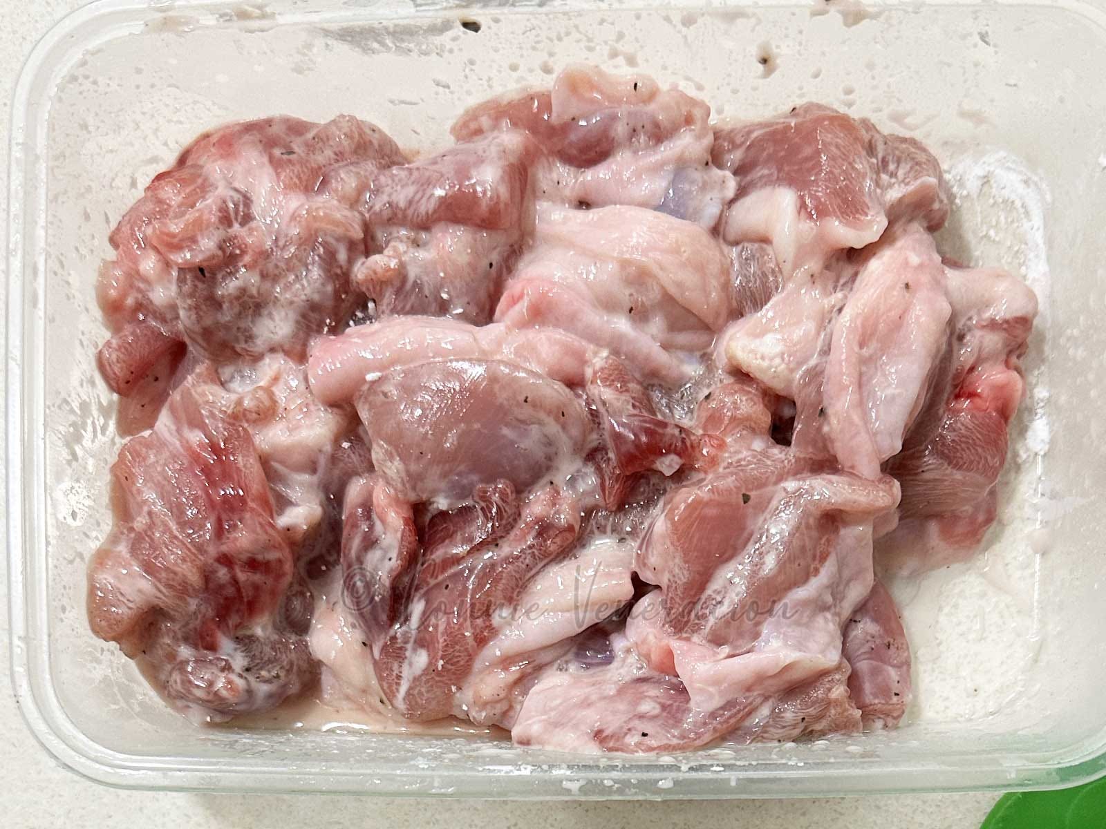 Velveting chicken fillets