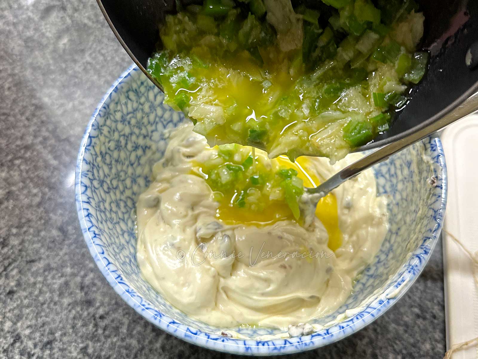 Cream cheese, sun-dried tomatoes, garlic and scallion dip
