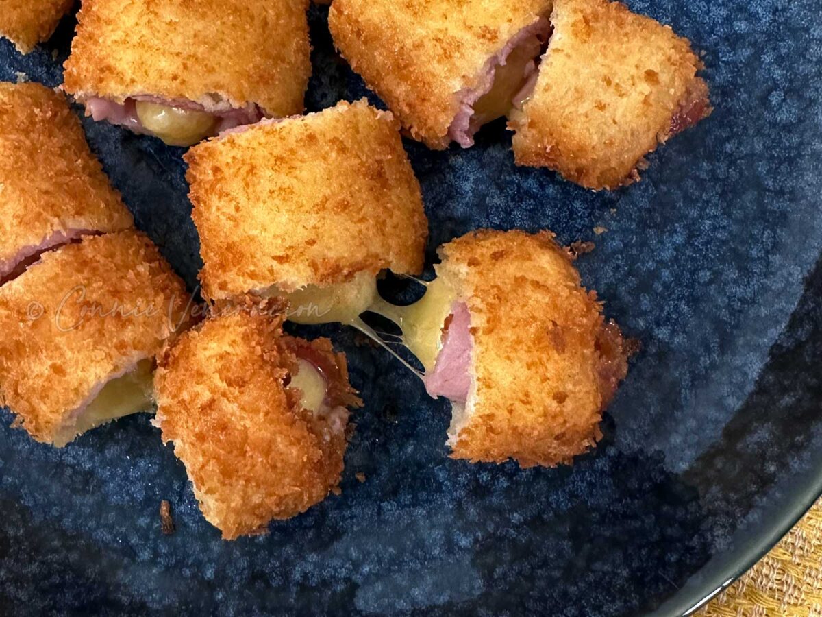 Crispy ham and cheese bread rolls