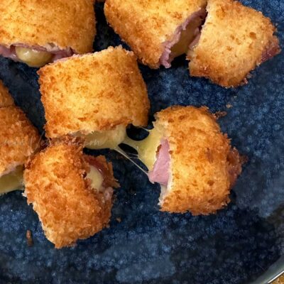Crispy ham and cheese bread rolls