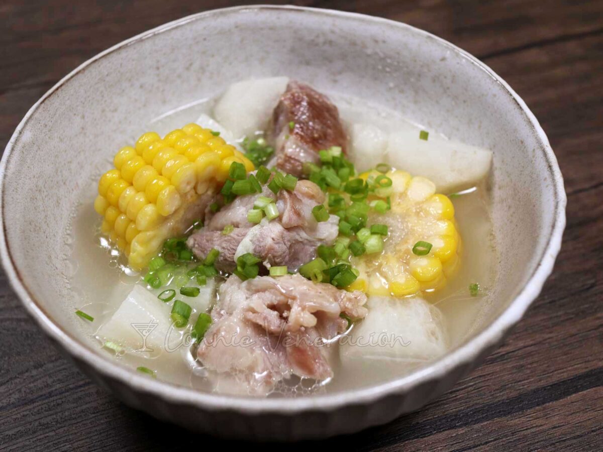 Pork bone and radish soup