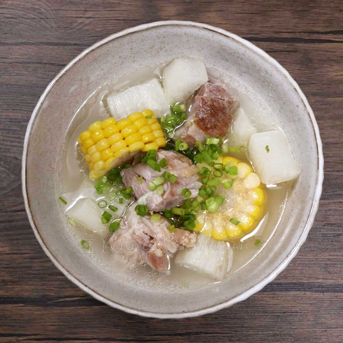 Pork bone and radish soup