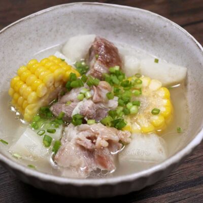 Pork bone and radish soup