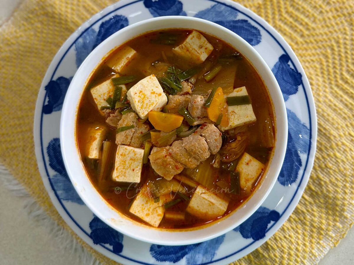 Kimchi soup with pork and tofu