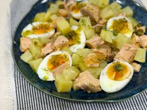 Potato, egg and salmon salad