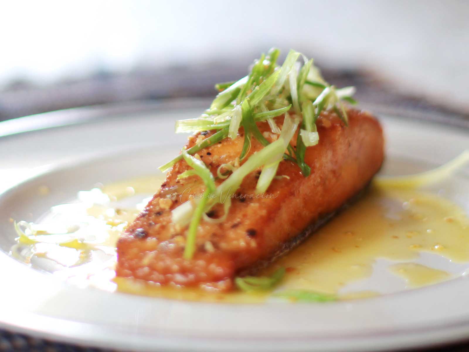 Pan-grilled salmon with lemon-butter-garlic sauce