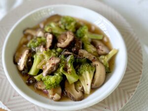 Shiitake and broccoli in soy garlic sauce