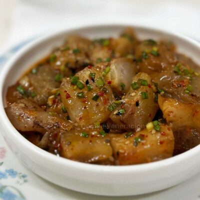 Beef tendon with soy chili sauce