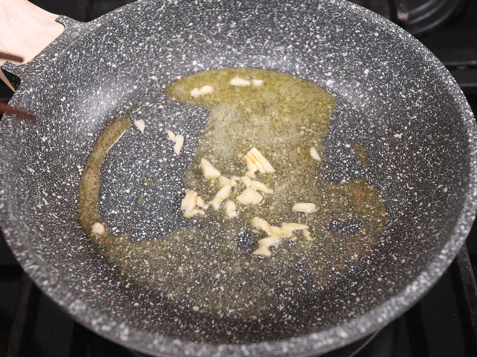 Sauteeing garlic in butter