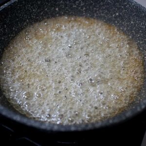 Caramelizing sugar with coconut juice