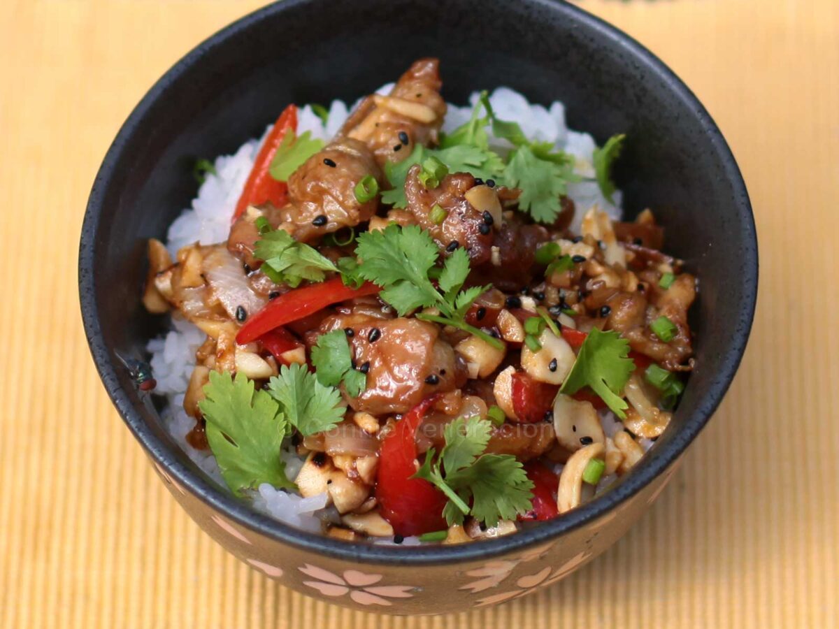 Chicken with chili peanut sauce
