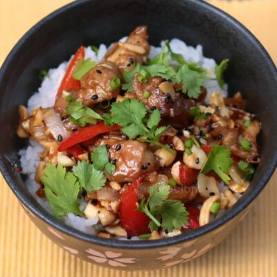 Chicken with chili peanut sauce