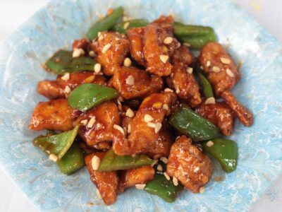 Fried chicken with sticky chili sauce