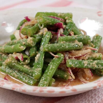 Green beans with sesame dressing