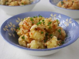 Crispy cauliflower with chili lemon sauce
