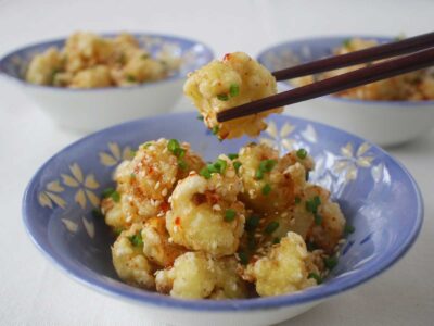 Crispy cauliflower with chili lemon sauce