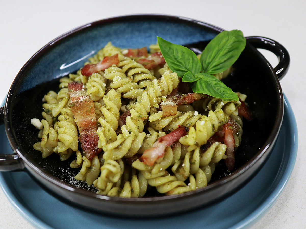 Bacon pesto pasta