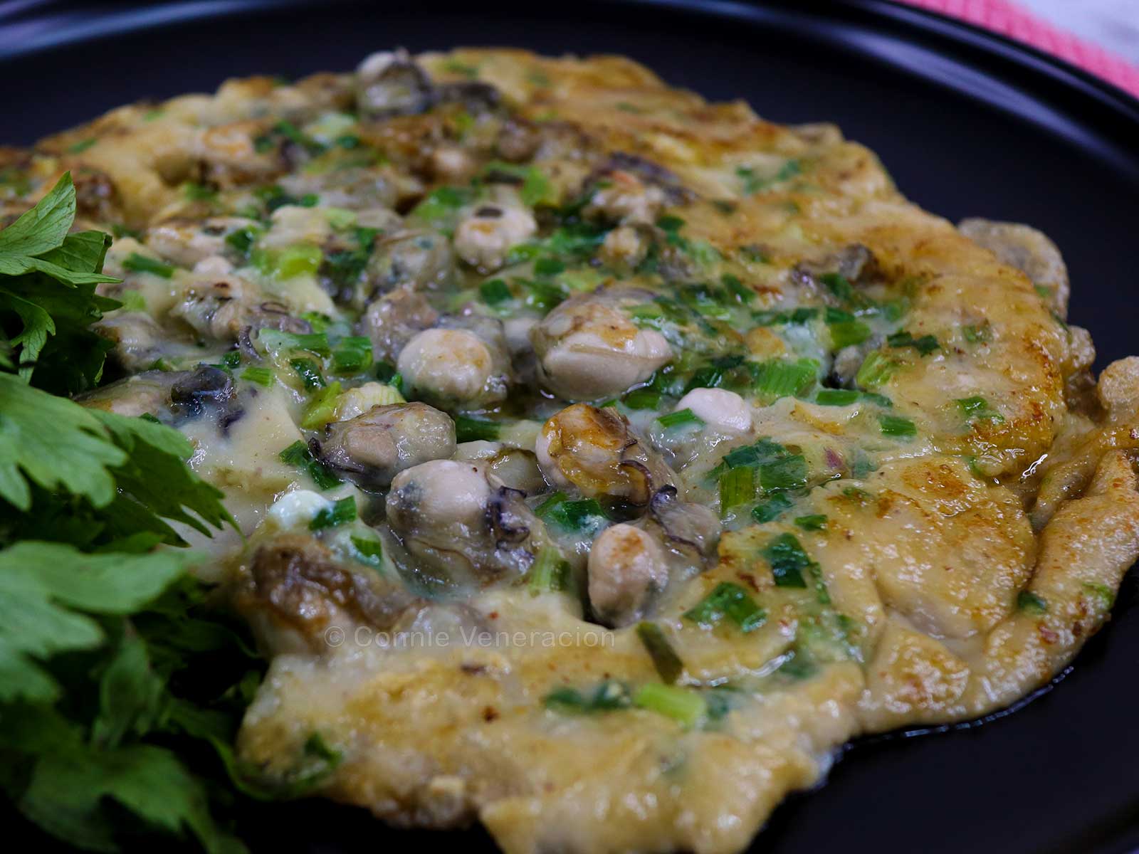 Taiwanese-style oyster omelette