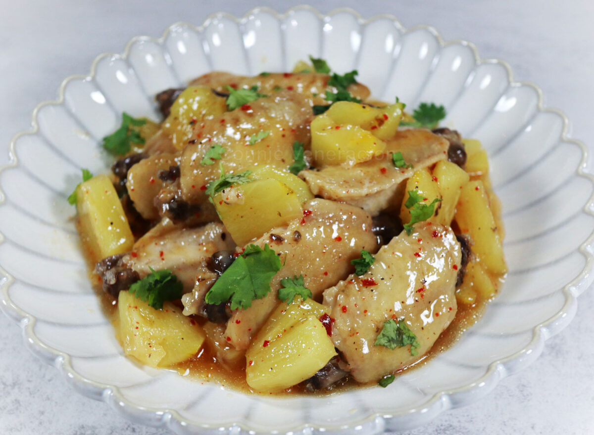 Pineapple chicken with ginger and chili