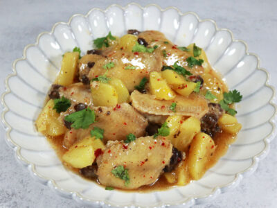 Pineapple chicken with ginger and chili